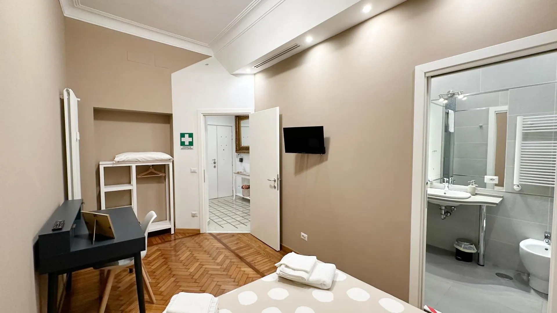 Casa Remo - 2 Tram Stops From Old Town 0*, Rome Italy